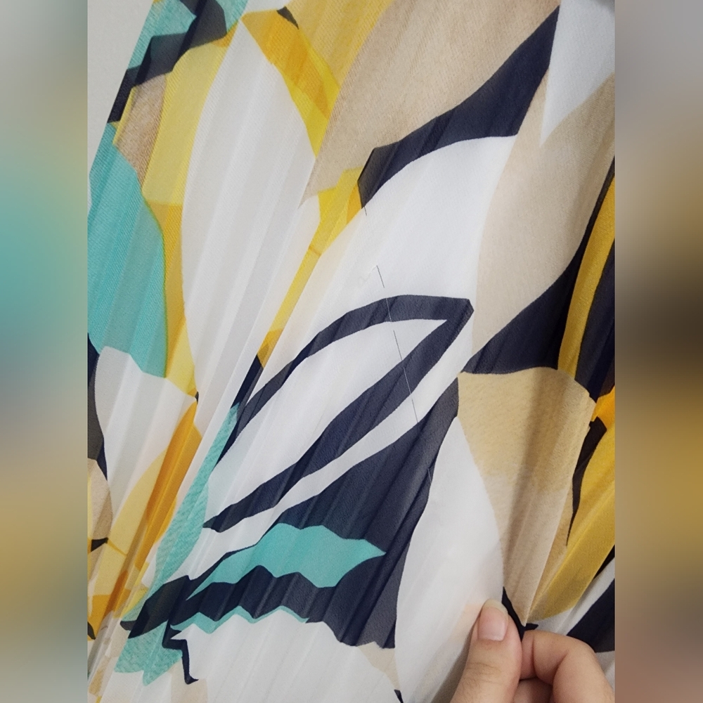 Sandra Darren Brand Size 6 Maxi Dress in Navy, Blue, Yellow with Pleated Skirt - Picture 3 of 5
